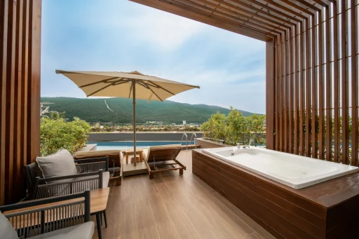 La Blanche Island 36